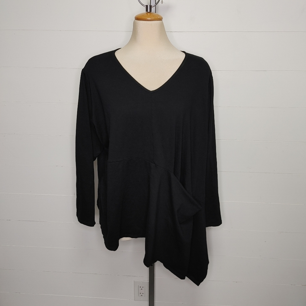 Kaliyana Black Asymmetric Top Size 2
